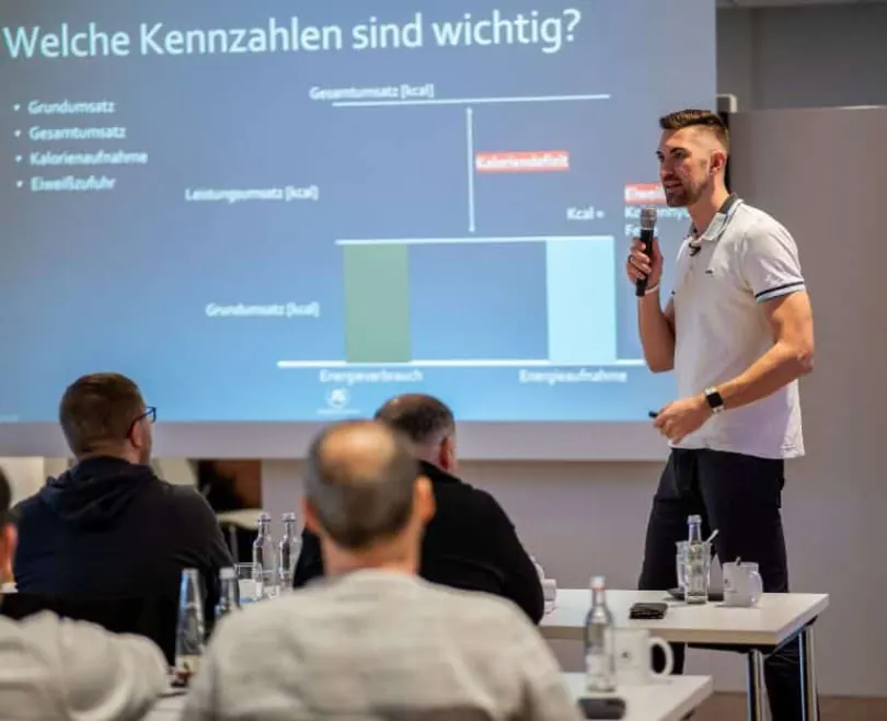 Andreas Staudigl bei einem Vortrag vor Unternehmern